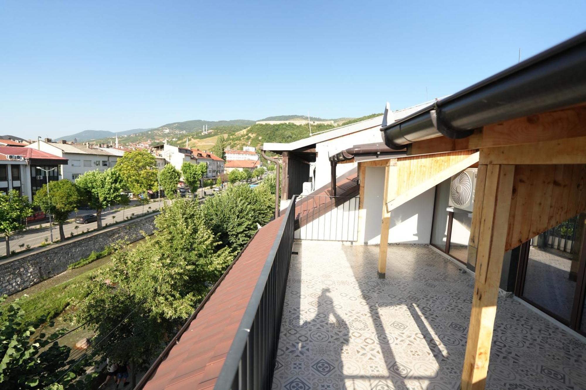 Biond Hotel Призрен Екстериор снимка