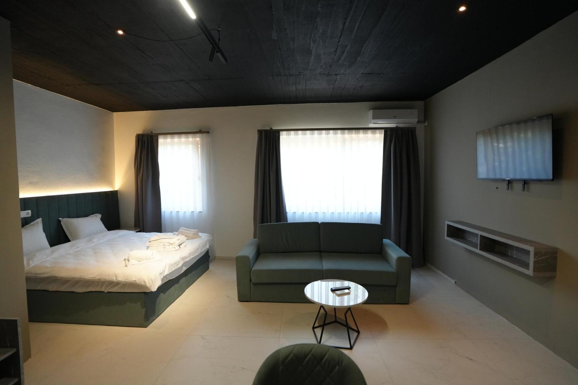 Biond Hotel Призрен Стая снимка