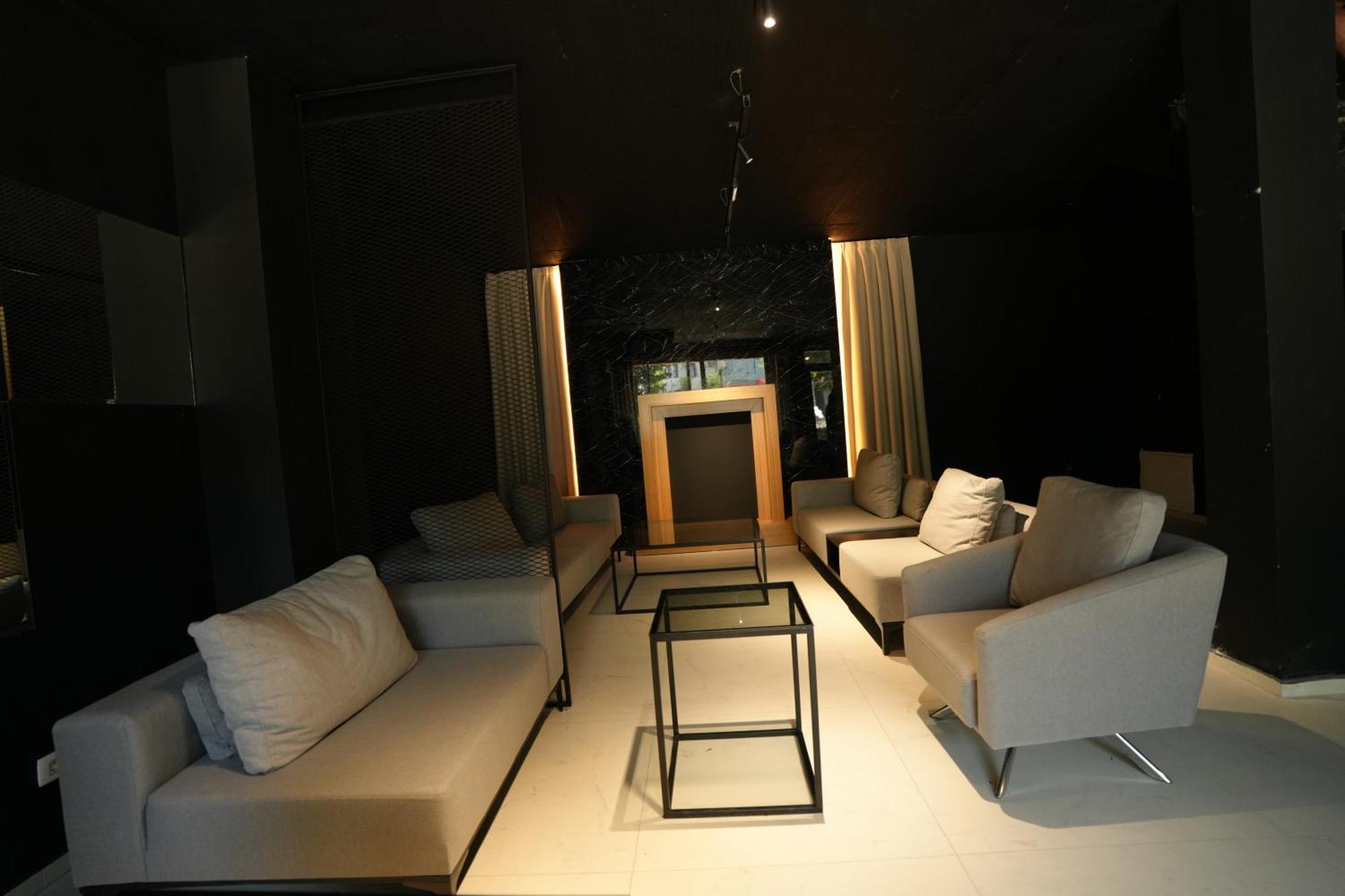 Biond Hotel Призрен Екстериор снимка