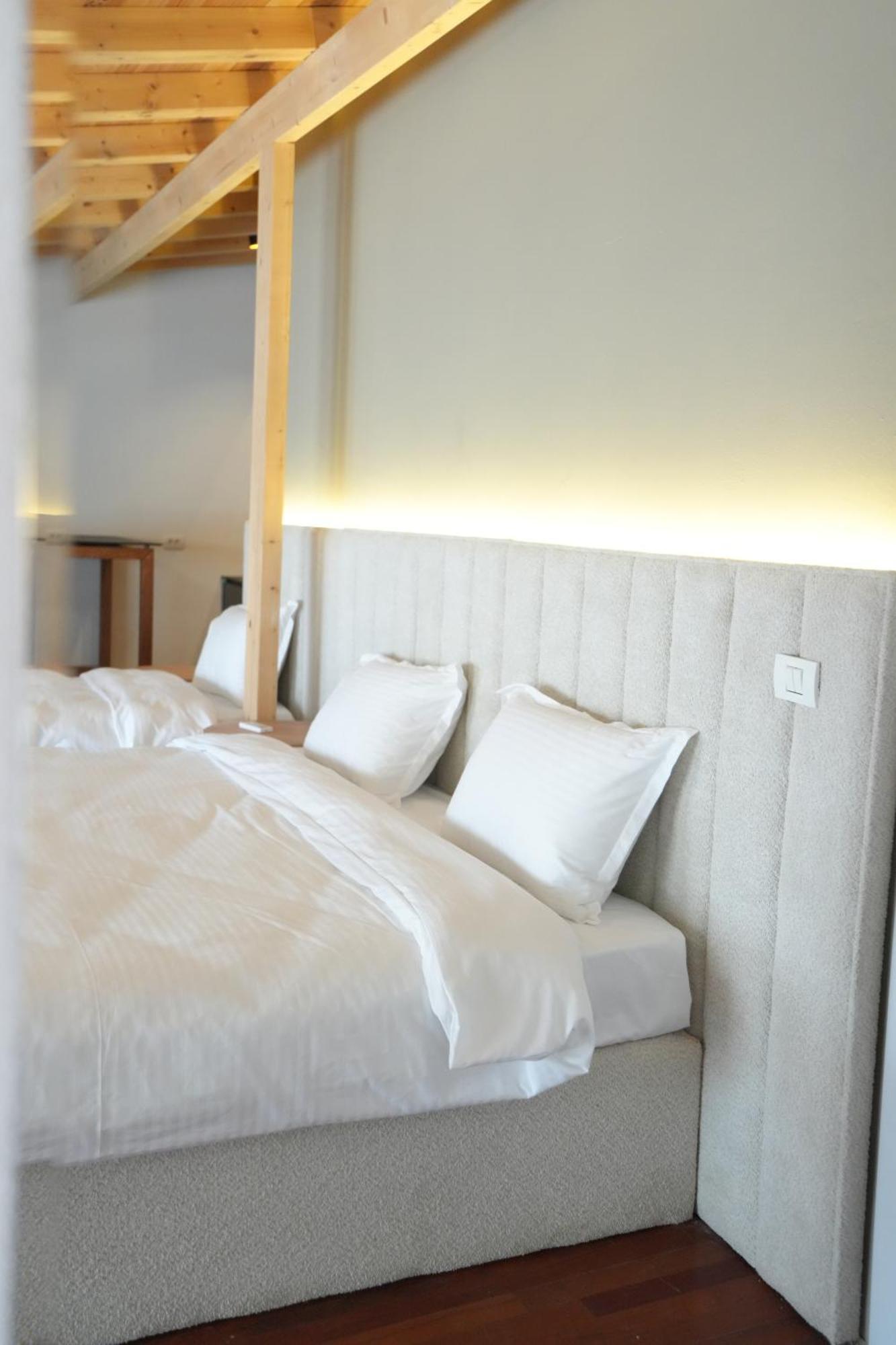 Biond Hotel Призрен Екстериор снимка