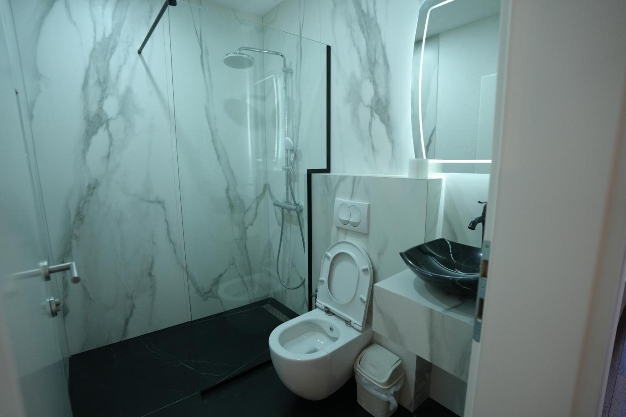 Biond Hotel Призрен Екстериор снимка