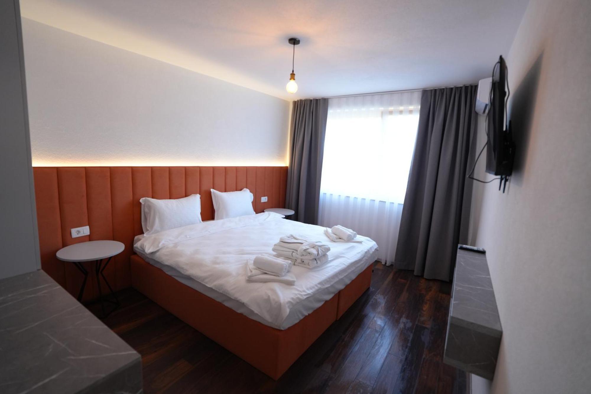 Biond Hotel Призрен Екстериор снимка