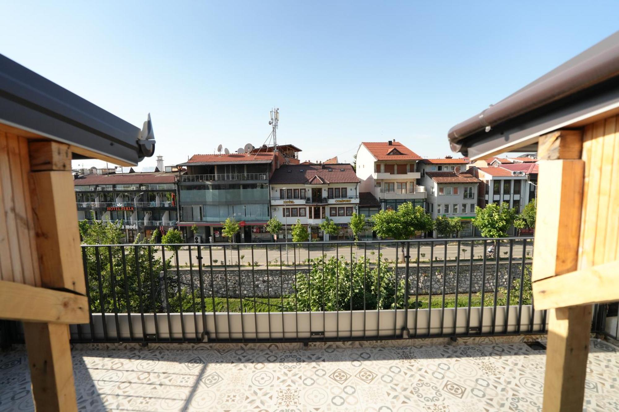 Biond Hotel Призрен Екстериор снимка