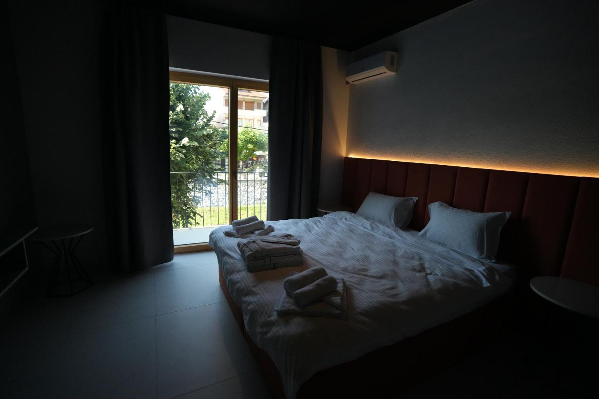 Biond Hotel Призрен Екстериор снимка