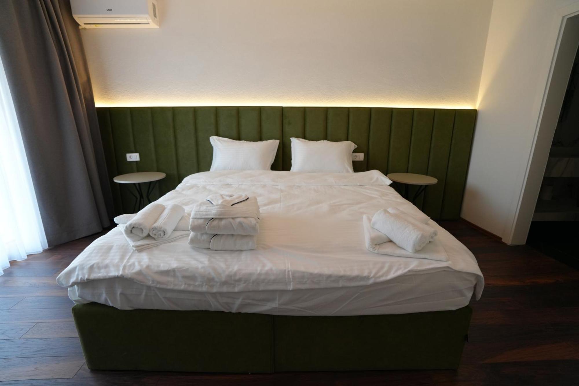 Biond Hotel Призрен Екстериор снимка