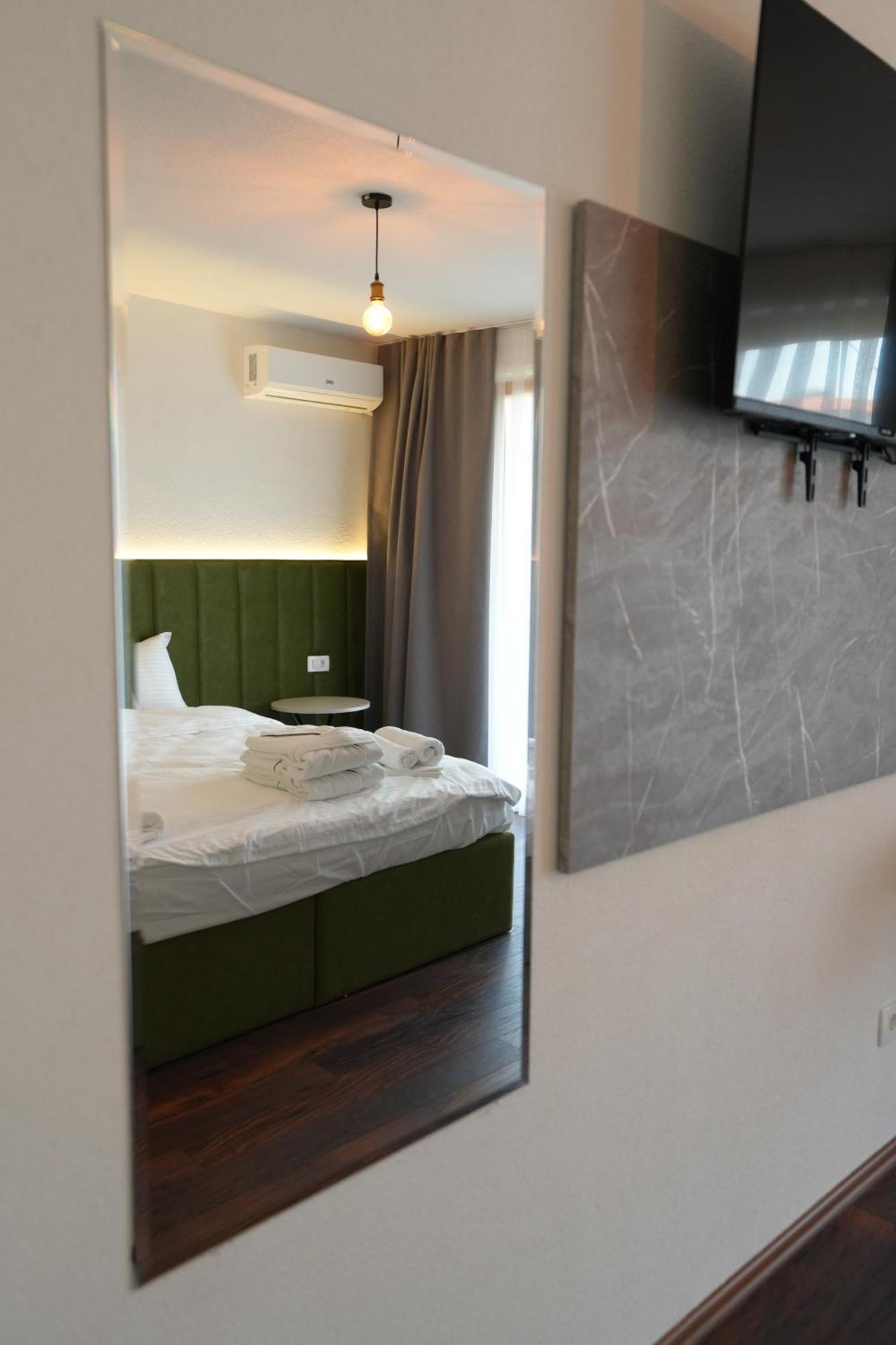 Biond Hotel Призрен Екстериор снимка