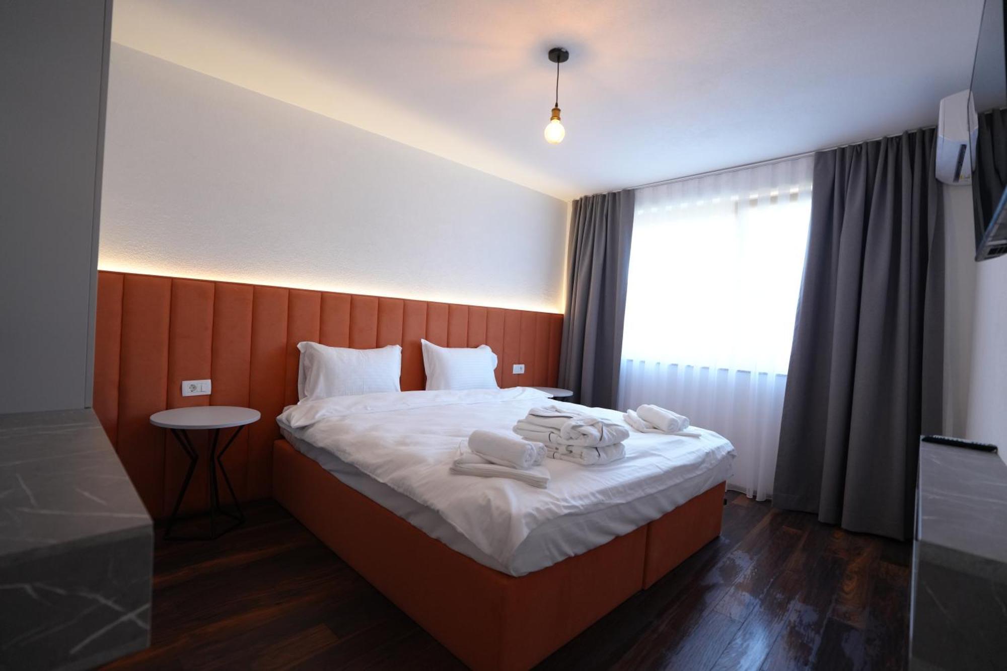 Biond Hotel Призрен Екстериор снимка