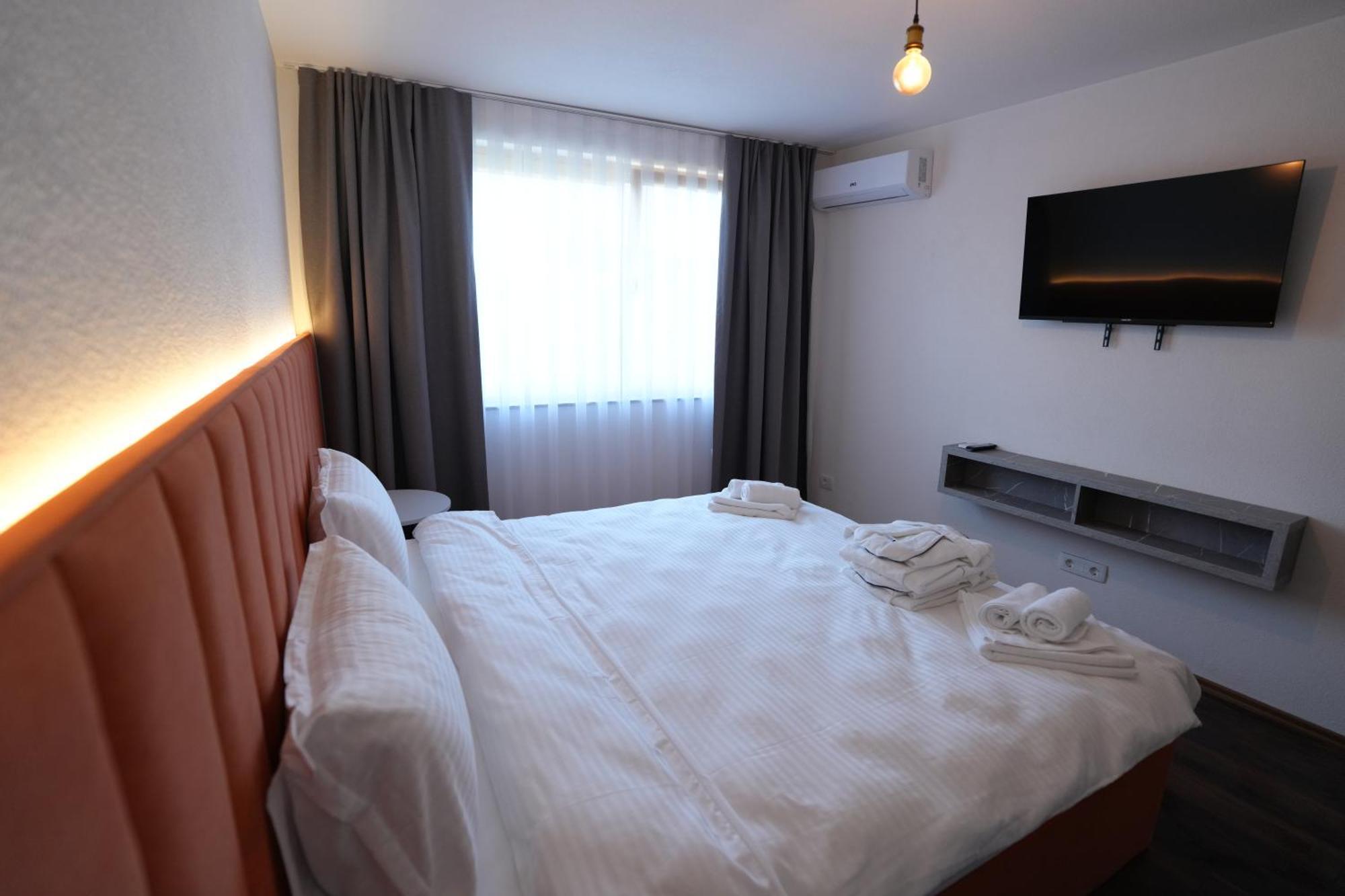 Biond Hotel Призрен Екстериор снимка